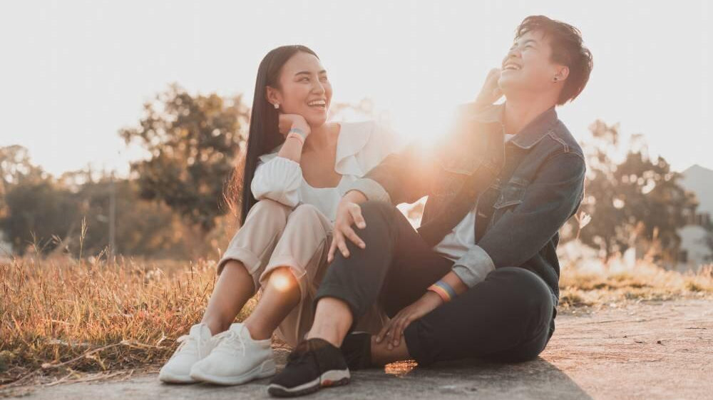 Girl Meets Girl: Advice For Women Looking To Ask Out Other Women