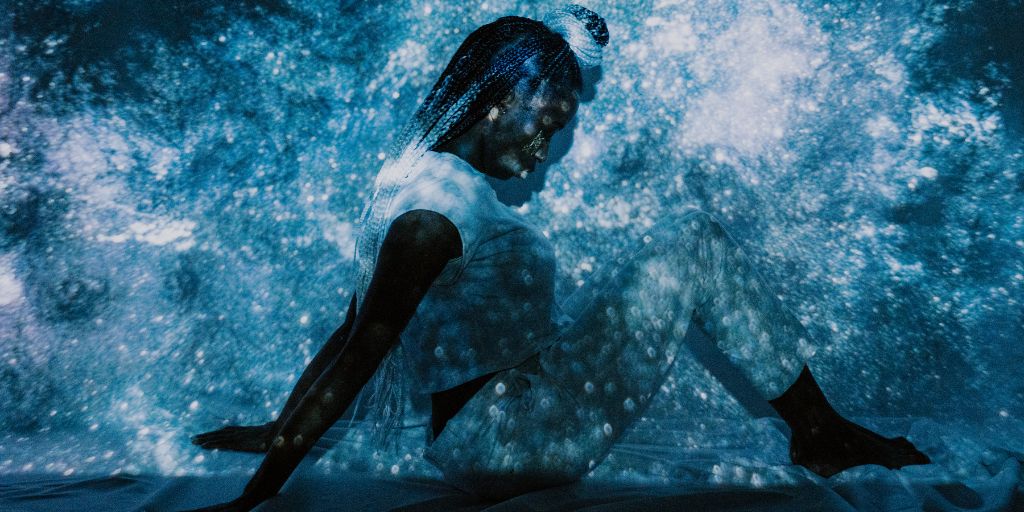 How Your Throat Chakra Impacts Romantic Relationships