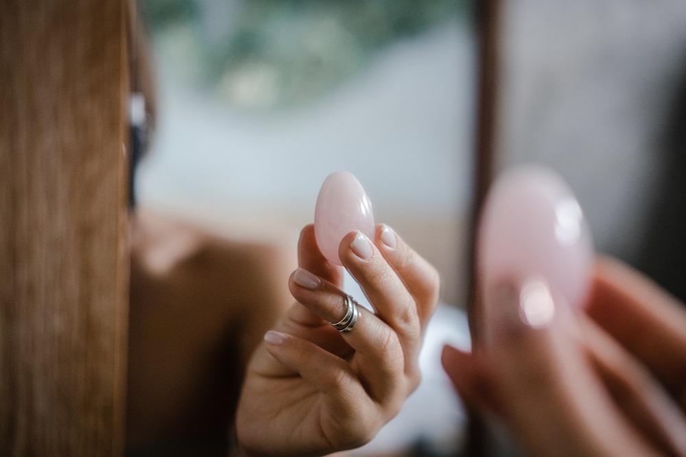 6 Yoni Egg Practices for Better Orgasms