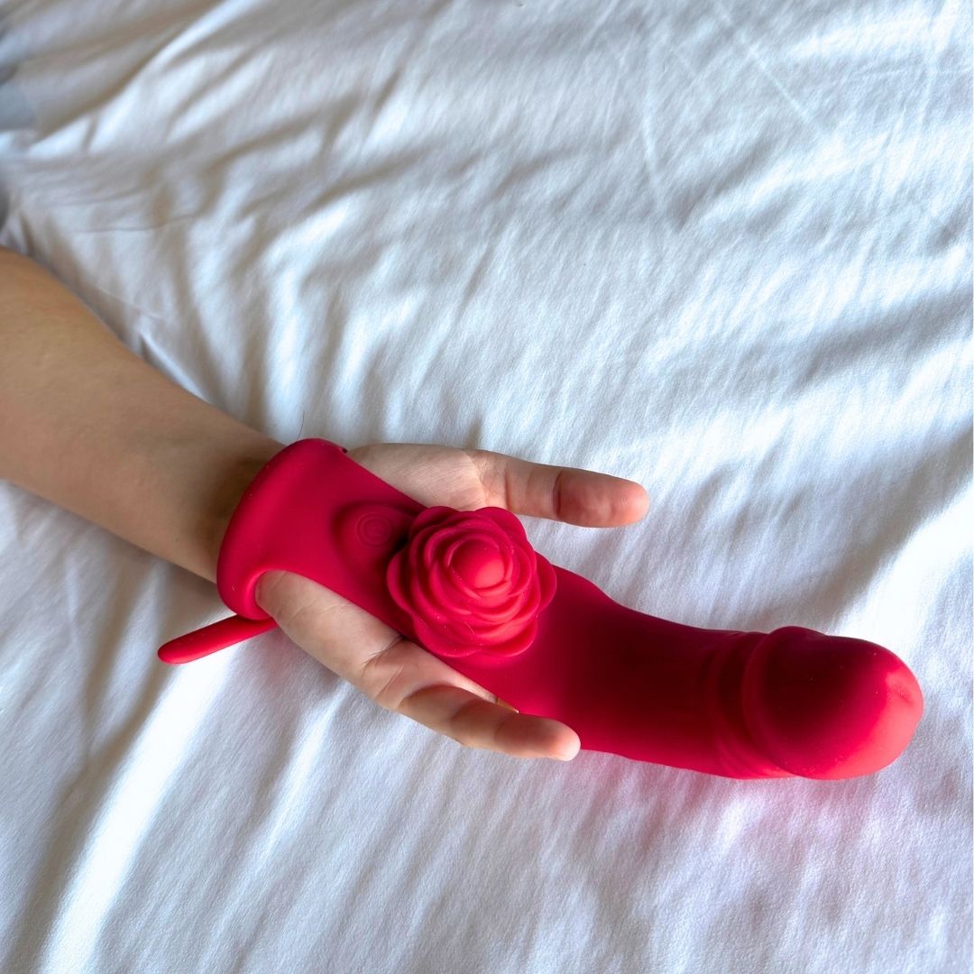 The Rosette Finger Sleeve