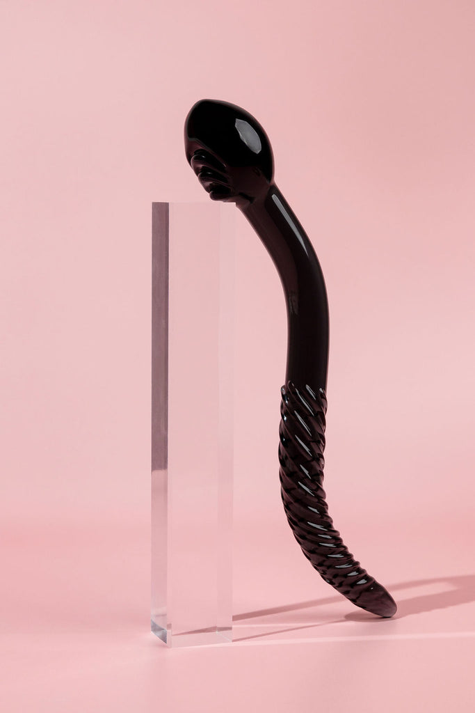 Midnight black  colour cervix serpent 2.0 pleasure wand. Black glass pleasure wand designed for pelvic dearmouring, massage and self pleasure.